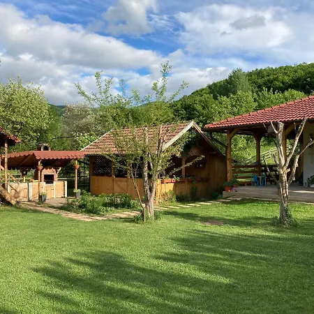 Casuta De Sub Padure Holiday home *