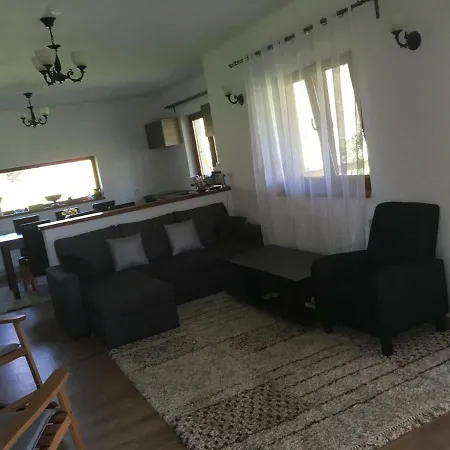 Căsuța De Sub Pădure Case de vacanță *